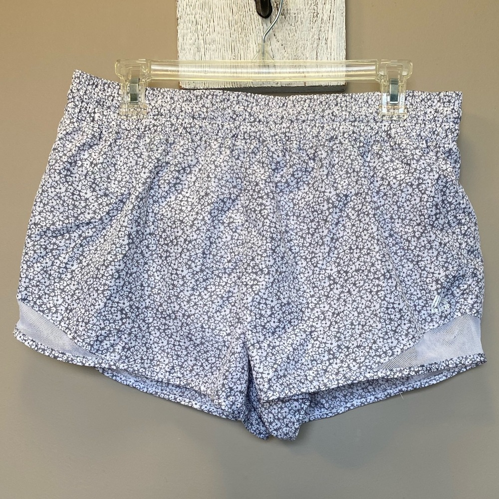Like new!! Women’s RBX Workout Shorts